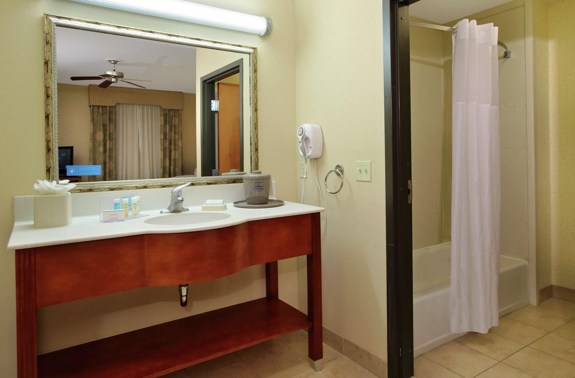 Hampton & Hotel Buffalo