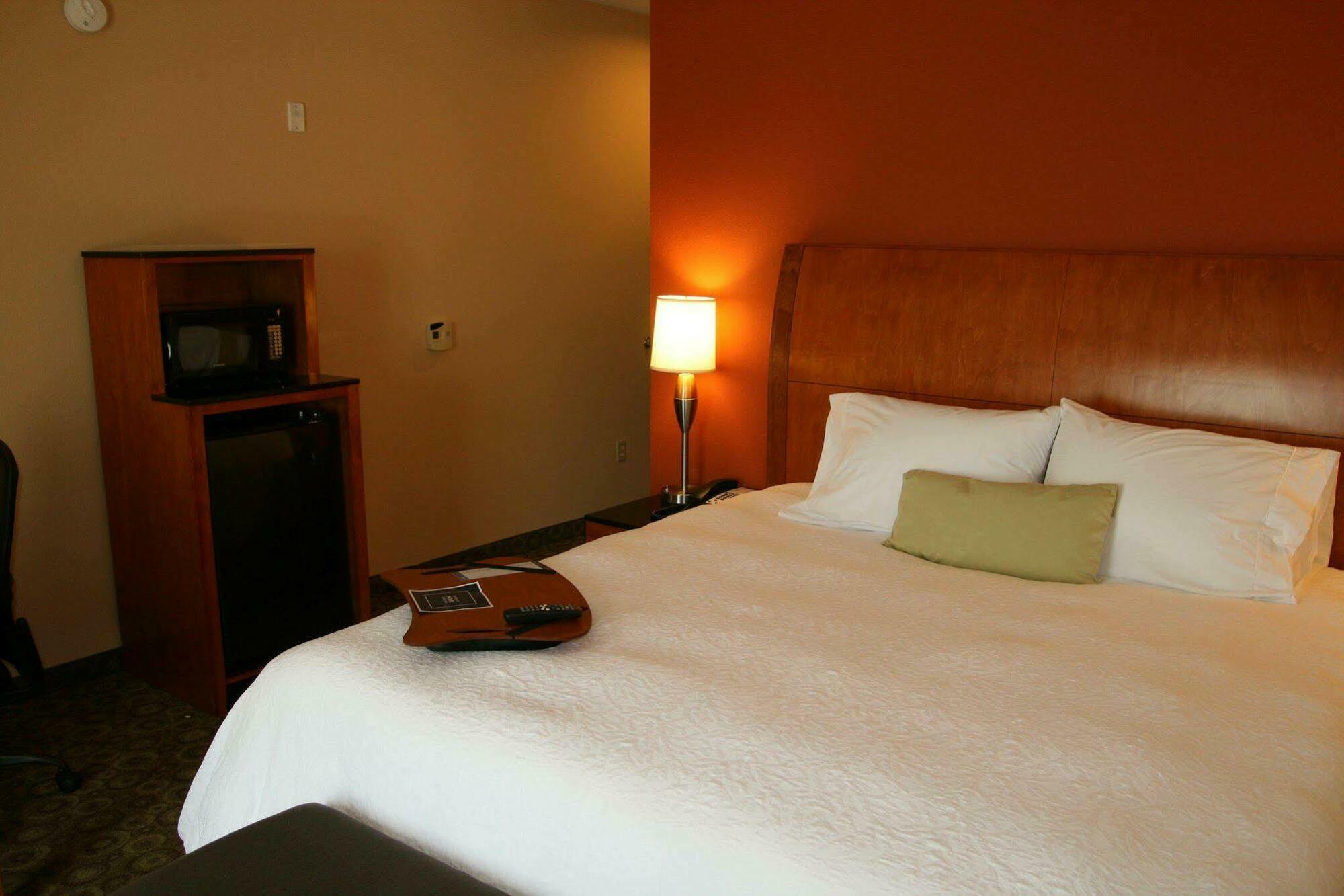 Hampton & Hotel